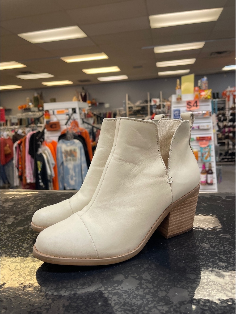 TOMS Women's Cream Leather Ankle Boots Size 7